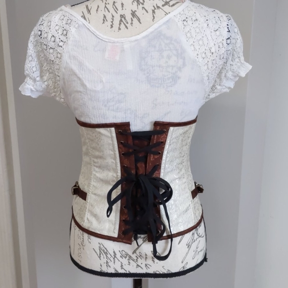 Amazing Corset - Picture 4 of 12